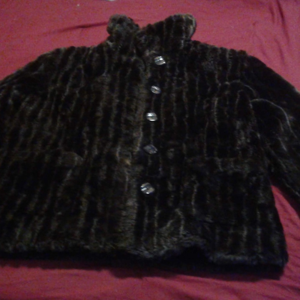 Vintage faux White Stag designer fur coat